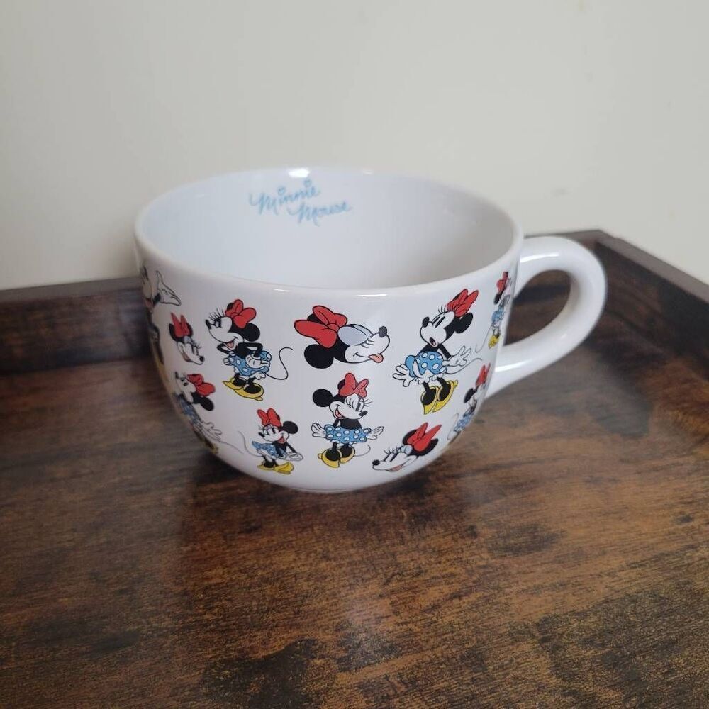Disney Minnie Mouse Classic Poses All Over Print 29oz Soup Mug NWT